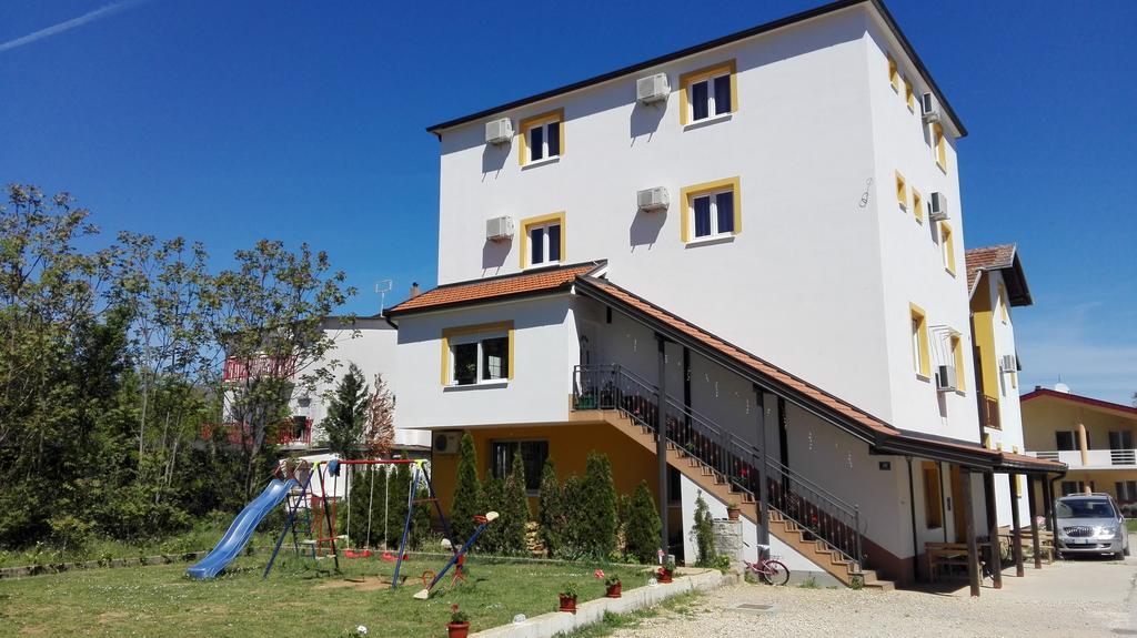 Pansion Eden Bed & Breakfast Medugorje Bagian luar foto